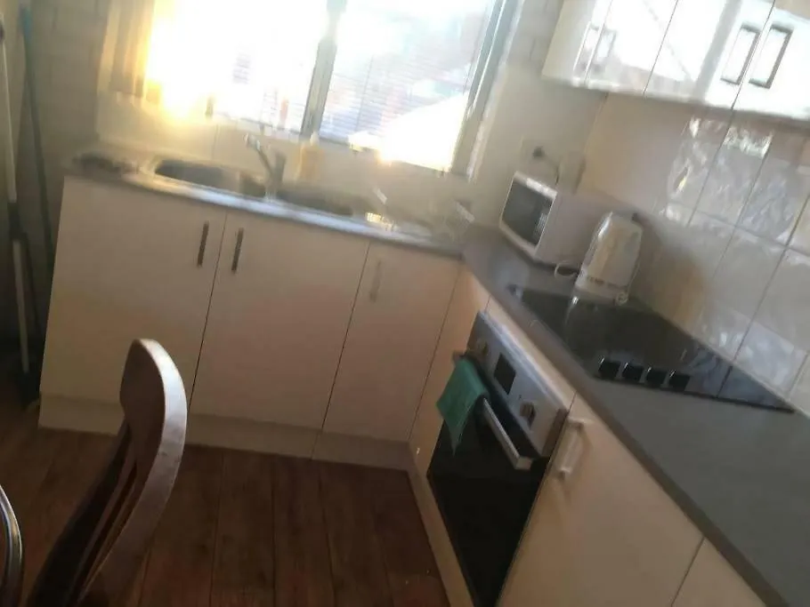 Affordable Apartment Close To City And Beaches Perth